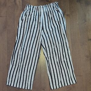 Dynamite Black and White Striped Capris